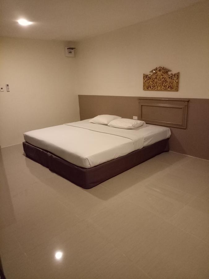 Tongpoon Hotel Bangkok Exteriör bild