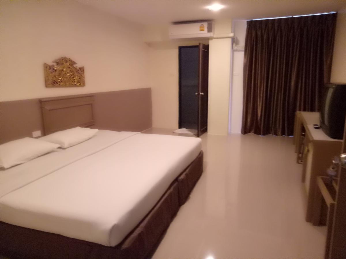 Tongpoon Hotel Bangkok Exteriör bild